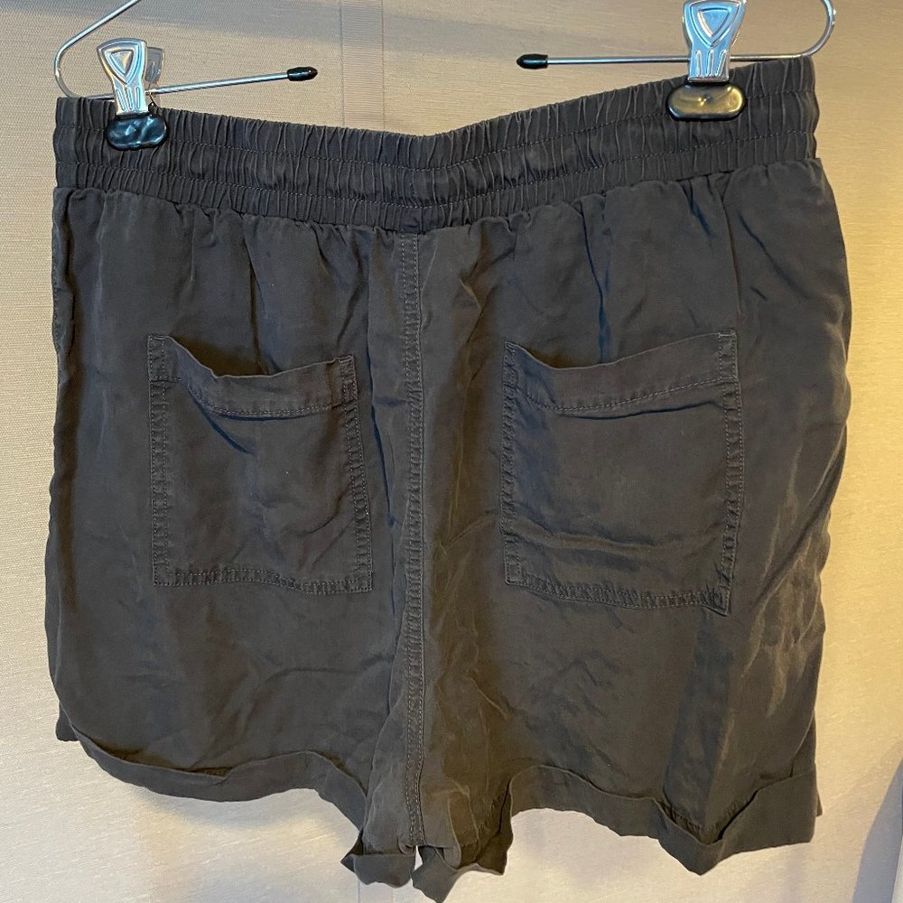 Universal Thread Drawstring shorts - Picture 2 of 3